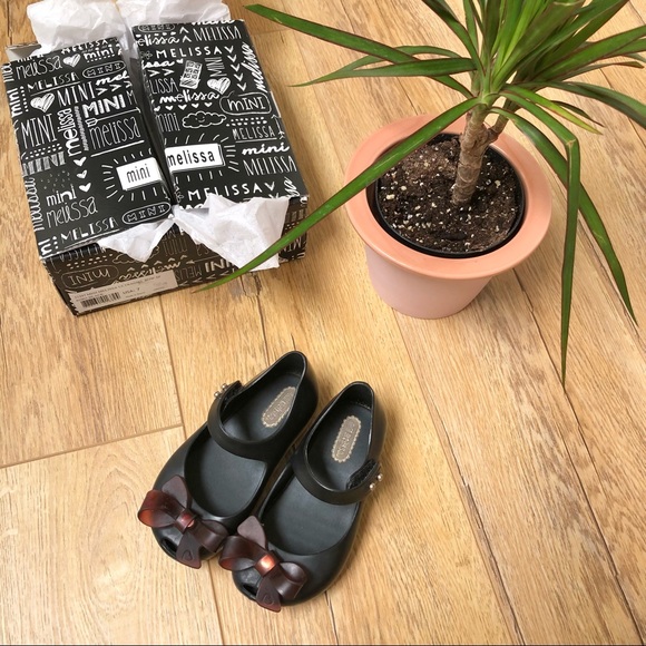Mini Melissa Ultragirl Bow Mary Janes - Picture 2 of 13